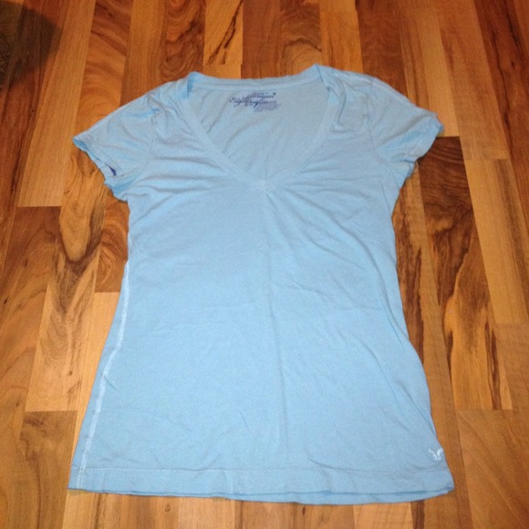 Light blue, Short sleeved, AE v-necked tee