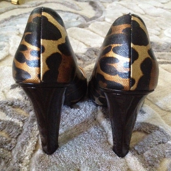 ❤️SOLD LOCALLY❤️ Linea Paolo 'Gianna' Peep-toe - Picture 3 of 3