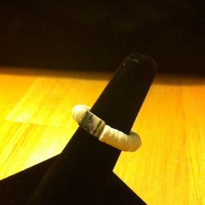 Fashion bead ring