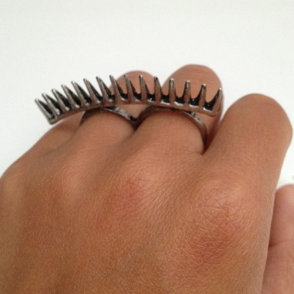 Spike Knuckle Ring - silver - Picture 2 of 2