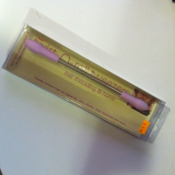 Twist-n-roll tweezer