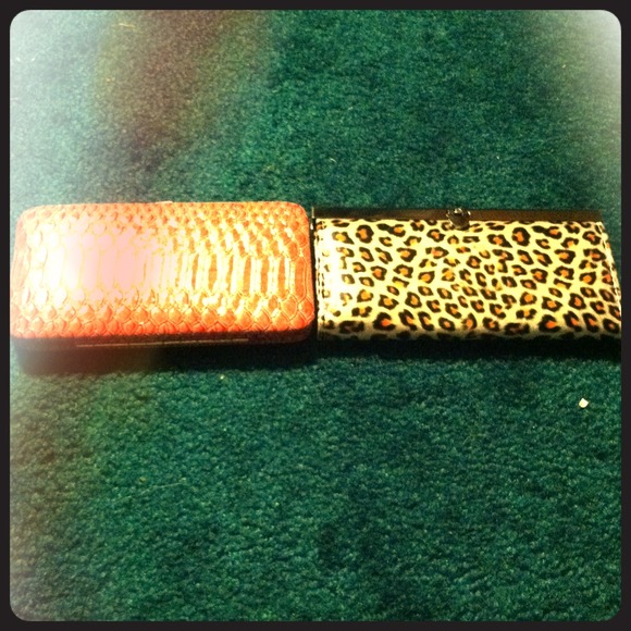 2 wallets - Picture 1 of 2