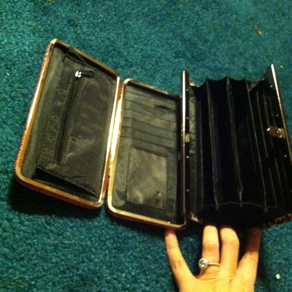 2 wallets - Picture 2 of 2