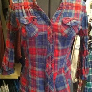 🔴SOLD🔴Blue and red half sleeve flannel