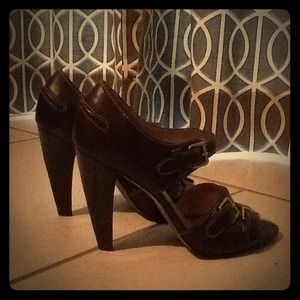 Brown Tahari shoes
