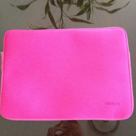 Incase neoprene sleeve for MacBook Pro 13"
