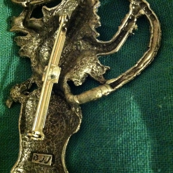 Pin - Picture 3 of 4