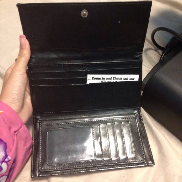 More pix chanel wallet ***sold*** - Picture 1 of 4