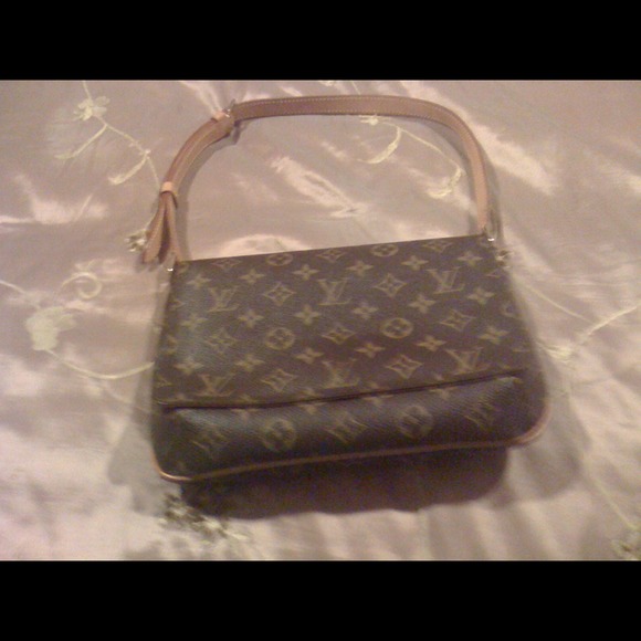 LV Medium Salsa collection bag