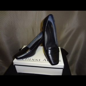 Etienne Aigner Leather casual heels