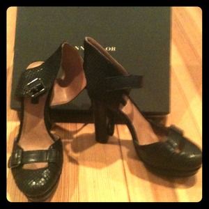 NEW Ann Taylor Lilia Platform Black Pump
