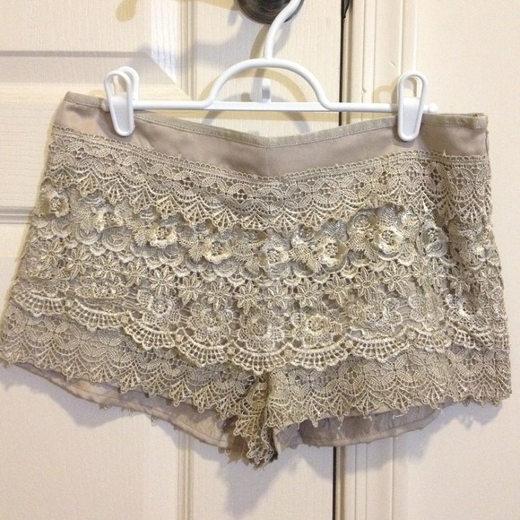 💢SOLD💢 Lace shorts