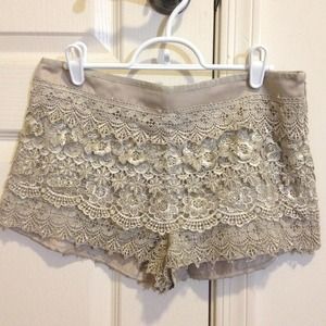 💢SOLD💢 Lace shorts