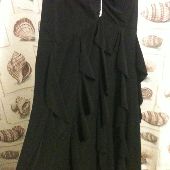 Stunning Black Gown with jeweled bodice and ruffle - Picture 2 of 4