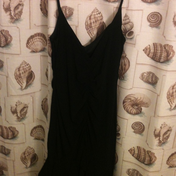 Stunning Black Gown with jeweled bodice and ruffle - Picture 4 of 4