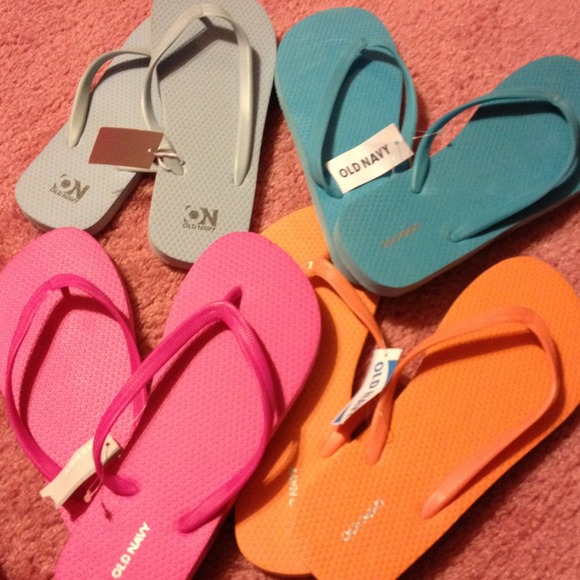 Brand new Old Navy flip flops