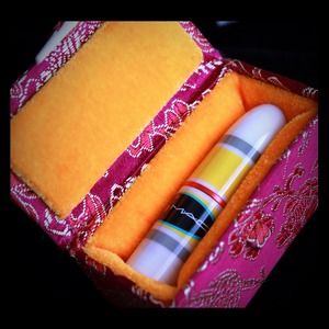 NEW Oriental style lipstick holder