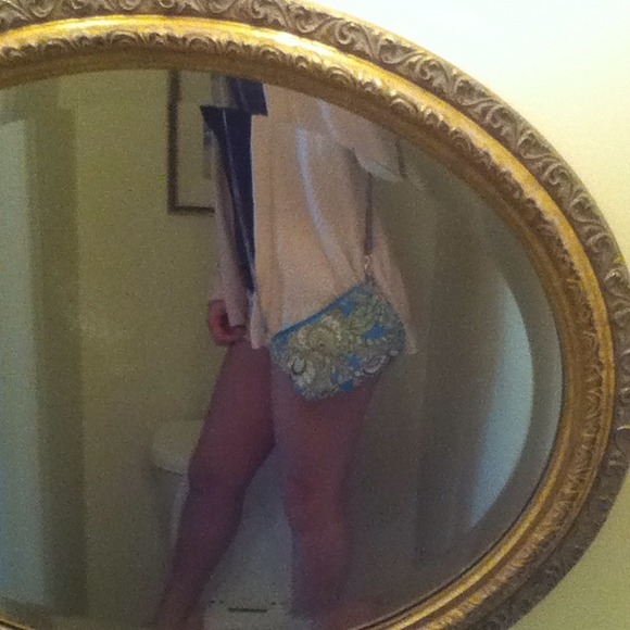 Cross-body Vera Bradley bag! - Picture 2 of 2