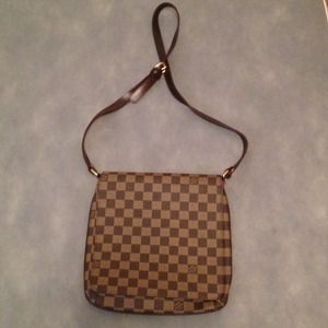 🌟❤RESERVED FOR GLA❤🌟LV messenger