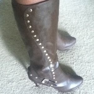 💢RESERVED for lizzardmoreno💢Brown boots