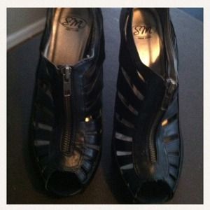 💢reserved💢 Trendy, sexy black heels