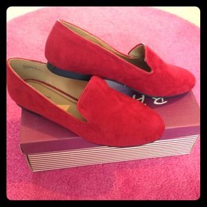 Bamboo smoking red loafers!