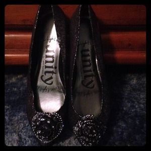 Sold!!! @mamagriz! Brand new flats!!