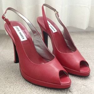 Steve Madden Peek pumps