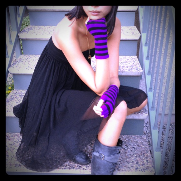 Brand new MJ fingerless gloves!