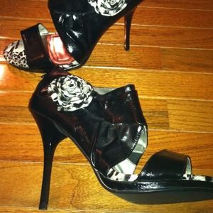 Size 10 black heels