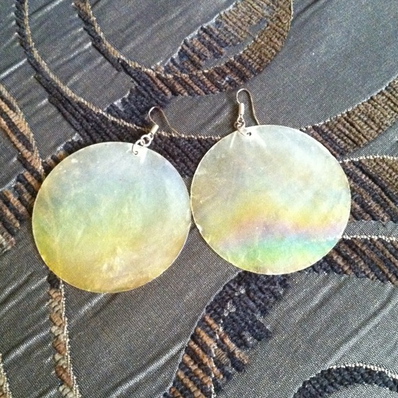 Shell earrings - Picture 1 of 1