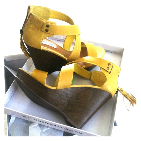 Steve Madden Shoes - Steve Madden P-Gwenn Yellow 8M