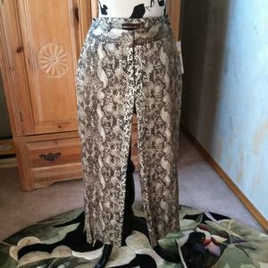 Dana Buchman Pants - Dana Buchman Sale Pants snakeskin print Sz 4 Dana Buchman Pants - Dana Buchman Sale Pants snakeskin print Sz 4