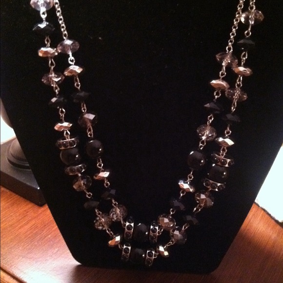 🐩Sale Necklace and Earrings in black and Crystal - Picture 1 of 4