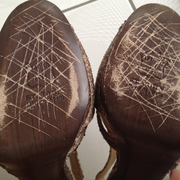 Stuart Weitzman Snakeskin Gold Bronze Heels 10 - Picture 4 of 4