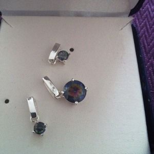 💚@veran/pim💚.925 Mystic Topaz Earrings & Pendant