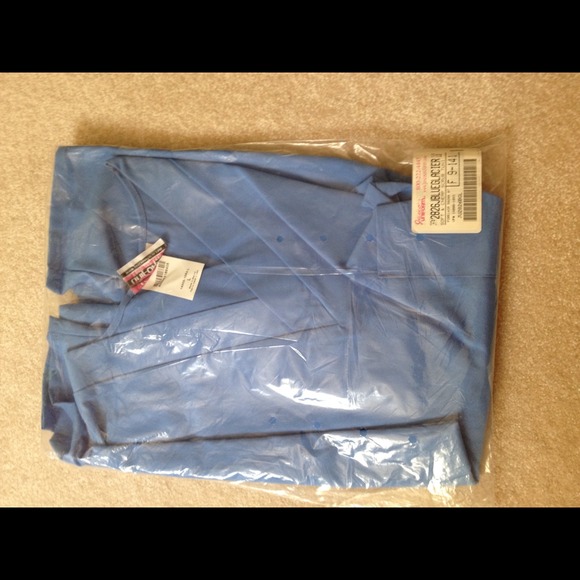 Scrub top. *** Reduced price*** - Picture 1 of 4