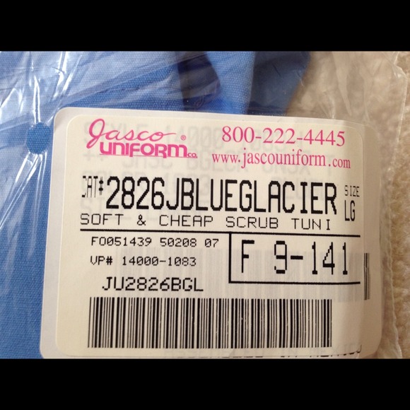 Scrub top. *** Reduced price*** - Picture 2 of 4