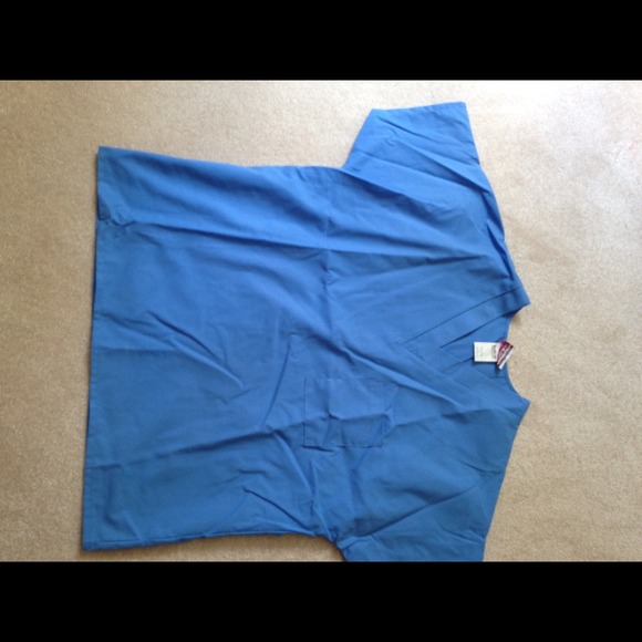 Scrub top. *** Reduced price*** - Picture 3 of 4