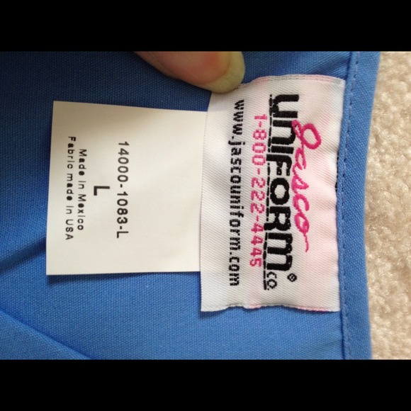 Scrub top. *** Reduced price*** - Picture 4 of 4