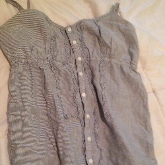 Beautiful ruffled tank.