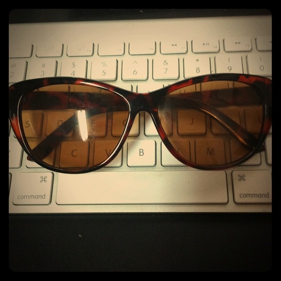 SOLD!! Cat eye sunglasses