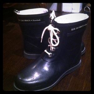 Isle Jacobson Hornbaek Black rain boots womens 10