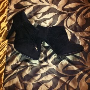 ✋SOLD✋NWT Coreen Wrap Booties