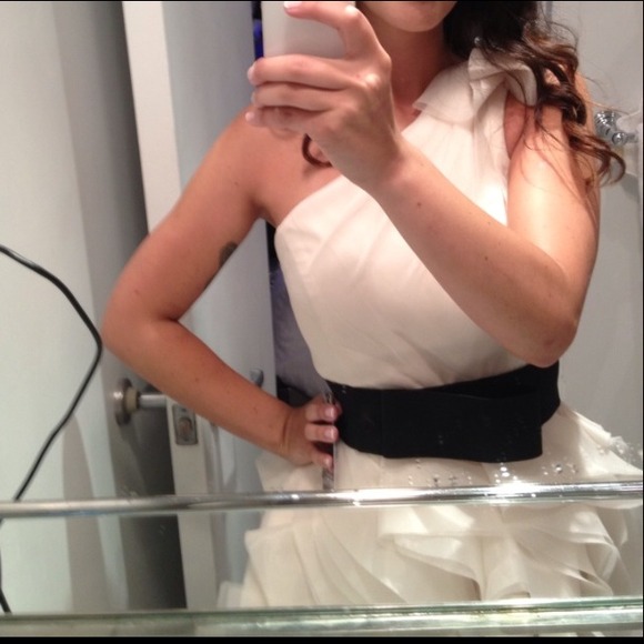 Vera Wang Dresses & Skirts - ✋Sold ✋✋✋✋white Vera Wang white bridesmaid dress