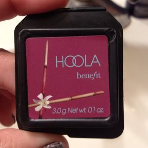 ( ON HOLD )Benefits Hoola bronzing powder