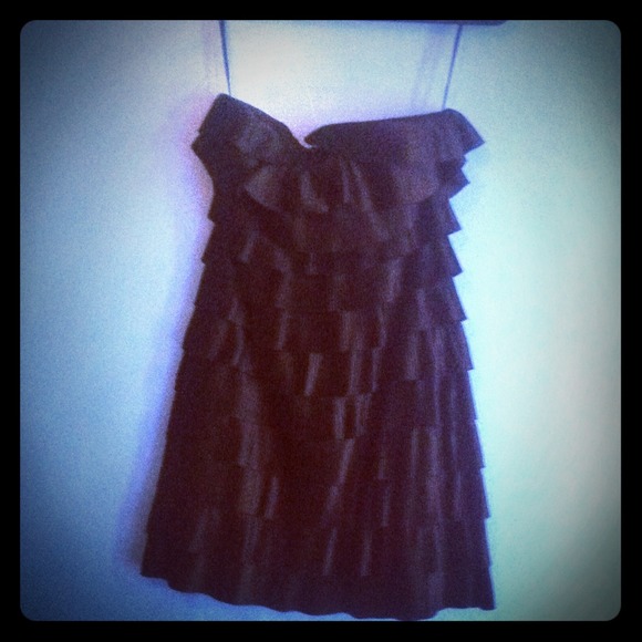 EXPRESS-Strapless Tiered Pleated Cocktail Dress-4