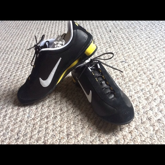 Nike rival shox leather running shoe