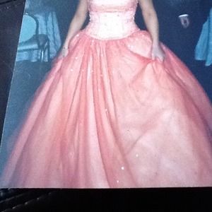 Ball / prom gown. Size 0    jovani gown
