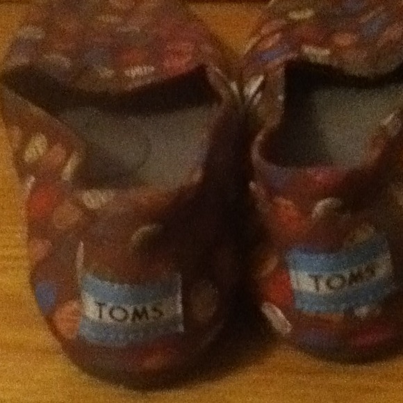 Toms